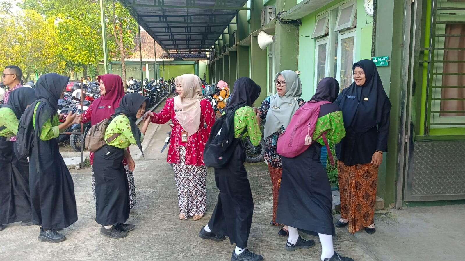 Senyum Salam Sapa warga SMAN 1 Wirosari